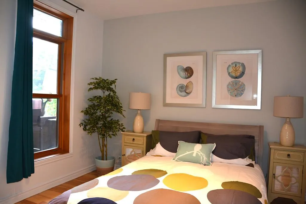 Appartement Le Metro Mont-Royal by HomeInMontréal